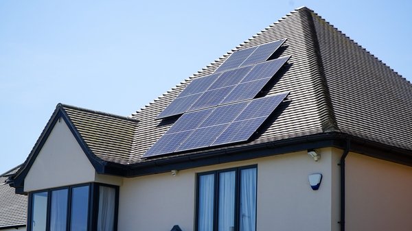 Comment revendre l'électricité produite par les panneaux solaires?