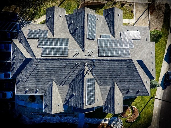 Comment déterminer la surface idéale pour installer des panneaux solaires ?